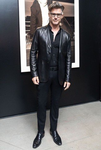 all-black-look-with-a-leather-blazer