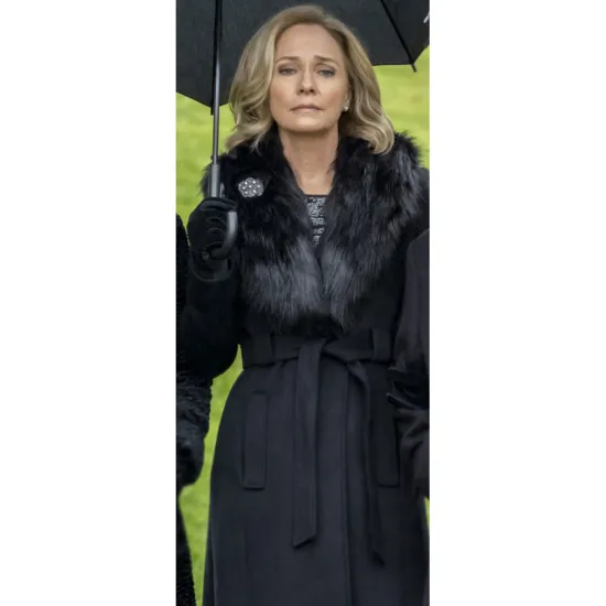 Arrow S08 Susanna Thompson Black Coat