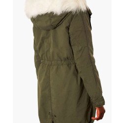 Kaitlyn Dever Last Man Standing Parka