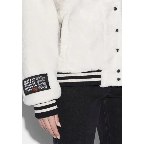 Surviving Summer S02 Annabel Wolfe Sherpa Jacket