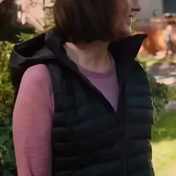 Zoey's Extraordinary Playlist Mary Steenburgen Vest with Hood