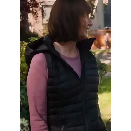 Zoey's Extraordinary Playlist Mary Steenburgen Vest with Hood